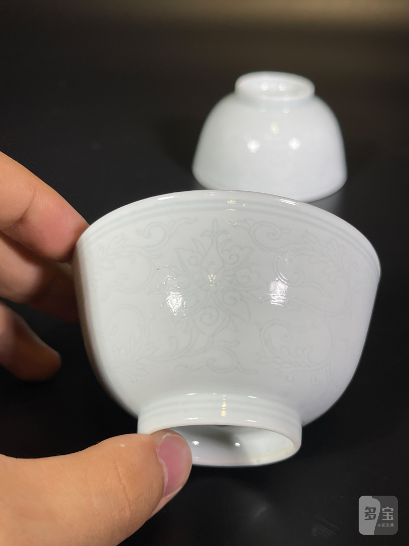 清乾隆 白釉暗刻花卉纹茶圆一对 - 图6